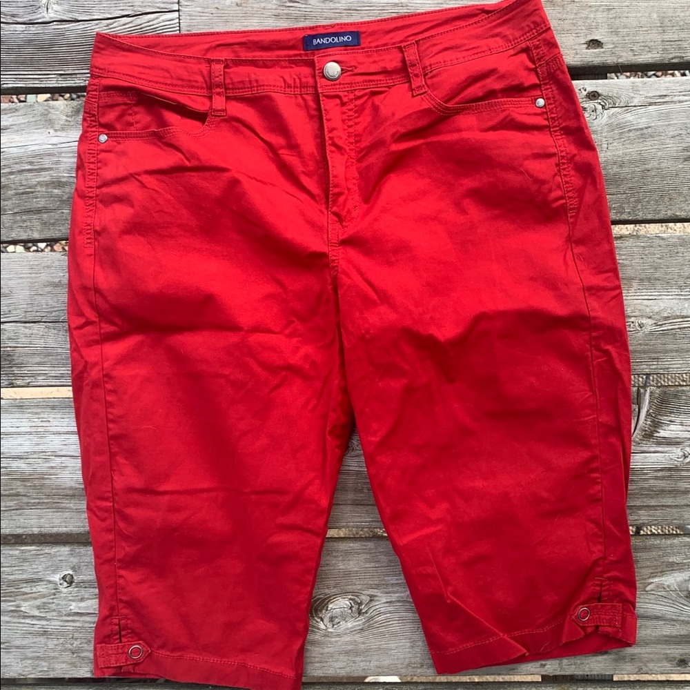 Red bandolino shorts